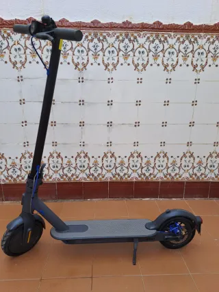Patín Eléctrico Xiaomi Scooter 3 con cargador.