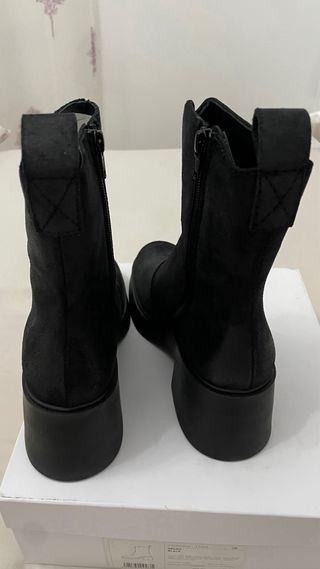 Botas Bimba y Lola Piel Ante Negras