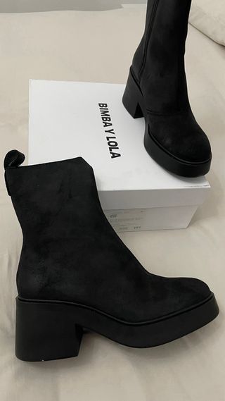 Botas Bimba y Lola Piel Ante Negras