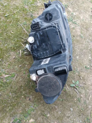 Faro Seat León Derecho