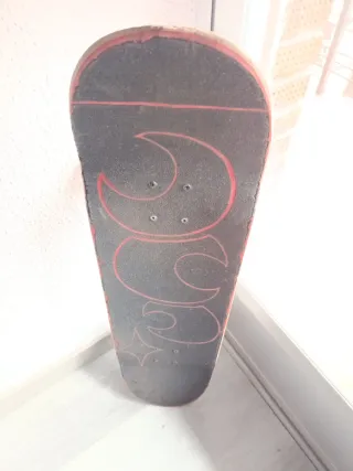 Skate con ejes y ruedas