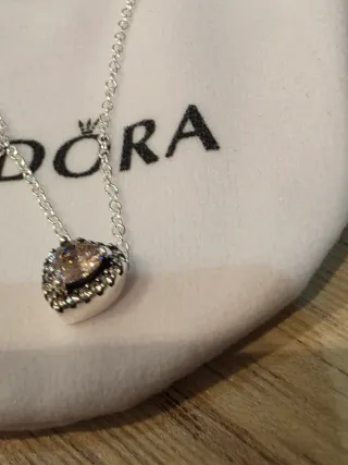 Conjunto Pandora Collar y Pendientes Corazón