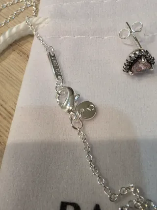 Conjunto Pandora Collar y Pendientes Corazón