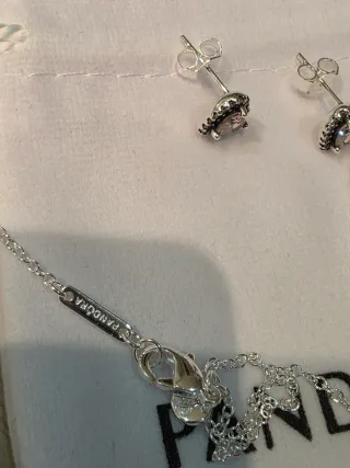 Conjunto Pandora Collar y Pendientes Corazón