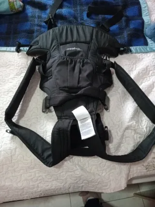 Canguro cómodo de tres a nueve kilogramos agua agu