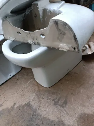 Lote sanitarios: inodoros y lavabos