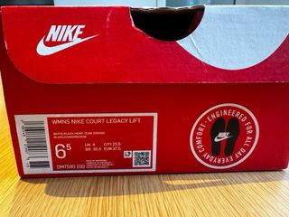 Zapatillas Nike SIN ESTRENAR Talla 37,5