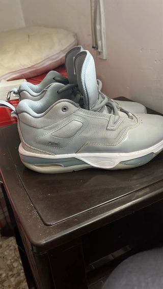 Zapatillas Jordan Grises