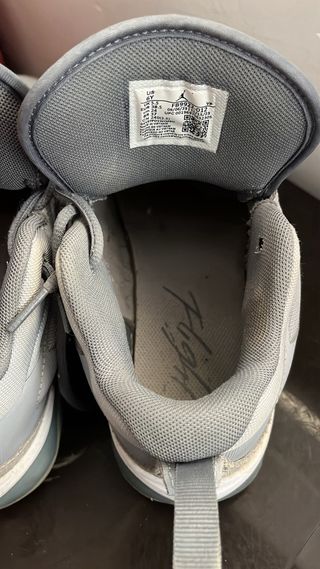 Zapatillas Jordan Grises