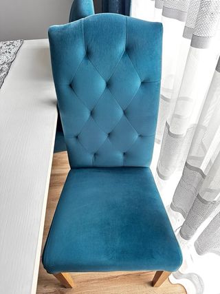 Mesa de comedor y 4 sillas