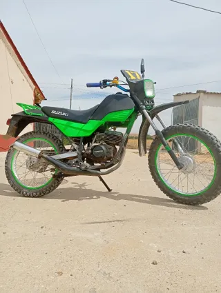 Moto Suzuki 49cc Verde