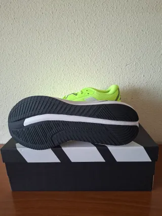 Deportivas Adidas Verdes y Blancas