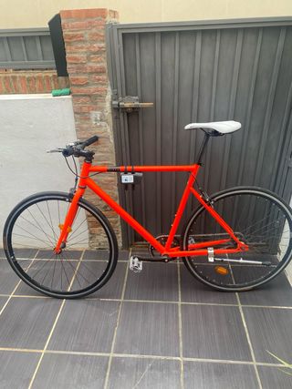 Bicicleta de ciudad poco usada