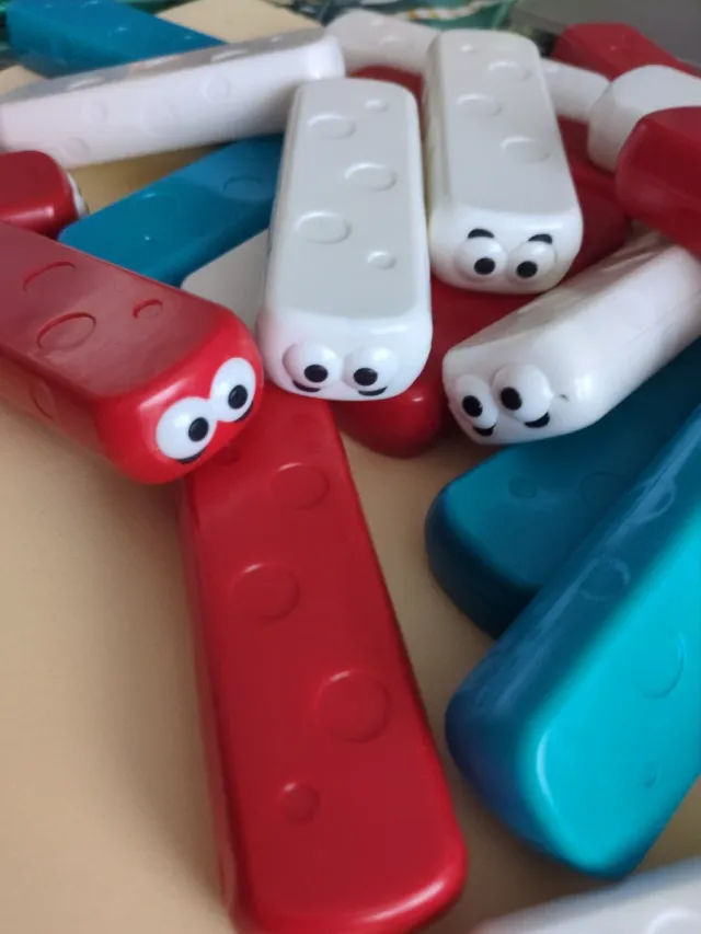 Juego Jenga Caterpillar Chaos