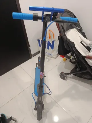 Patinete Eléctrico Azul