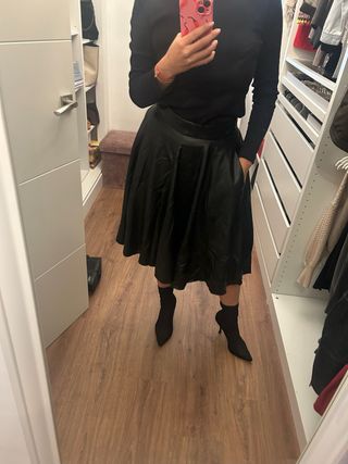 Falda polipiel con bolsillos