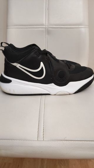 Zapatillas Nike Negras y Blancas