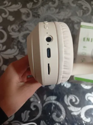 Cascos Inalámbricos Beige