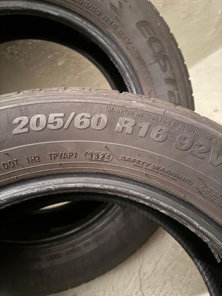 2 Kumho 205/60R16 92V Neumáticos