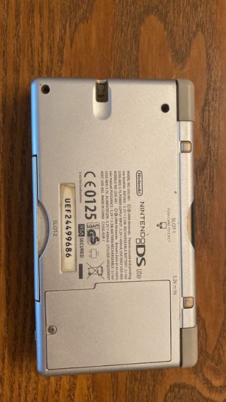 Nintendo DS Lite Bianca + 3 Giochi + Caricatore