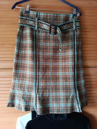 Falda de cuadros marrón y turquesa