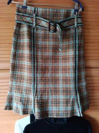 Falda de cuadros marrón y turquesa