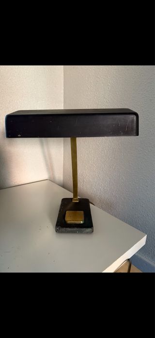 Lámpara de mesa metal y piedra