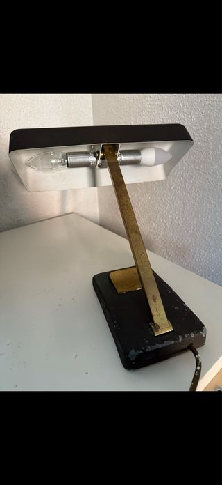 Lámpara de mesa metal y piedra