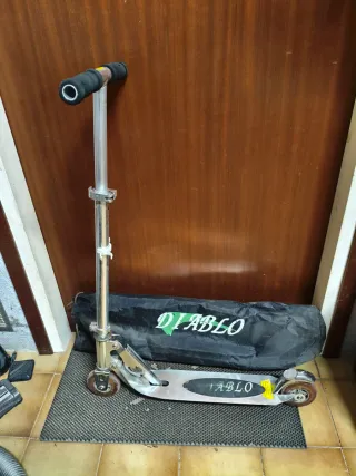 2 Patinetes Diablo con Funda .