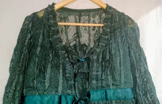 Vestido de fiesta verde encaje