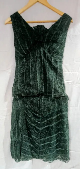 Vestido de fiesta verde encaje