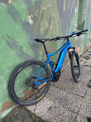 2 E-MTB Giant Fathom L y Liv Tempt XS