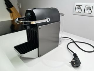 Nespresso Pixie Titan Original