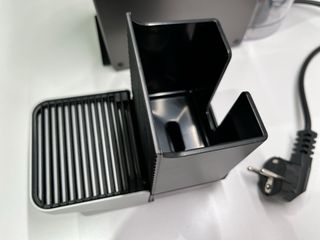 Nespresso Pixie Titan Original