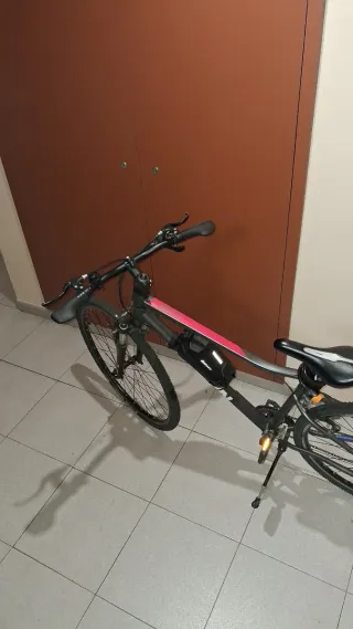 Bicicleta híbrida en muy buen estado
