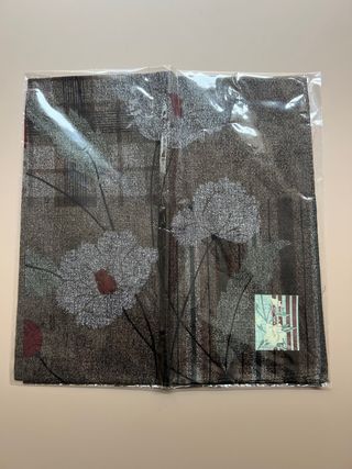 Pañuelo japonés floral nuevo