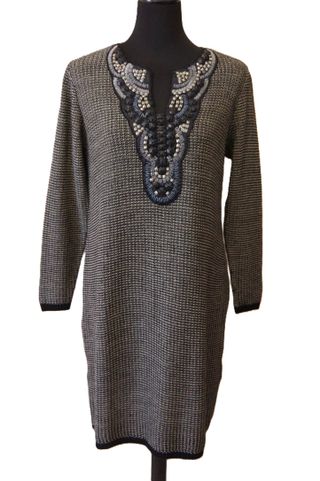 Vestido de punto con pedrería