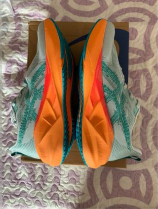 Zapatillas ASICS Novablast 5 Talla 43.5