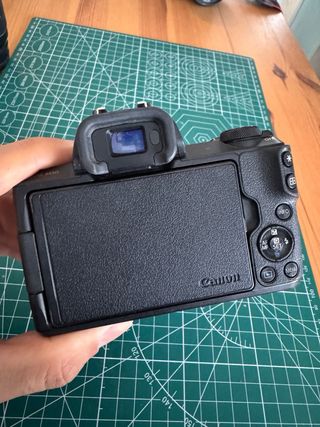 Fotocamera Canon EOS M50 con obiettivo 15-45mm