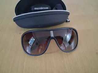 Gafas de sol Multiopticas negras y marrones