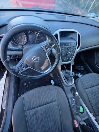 Despiece Opel Astra 2010