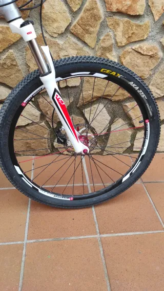 Bicicleta Montaña GT Ruedas 27.5