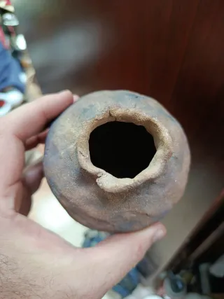 Cuenco de barro cocido antiguo