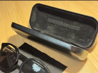 Occhiali McQueen neri modello particolare