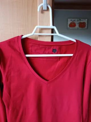 Camiseta roja manga larga