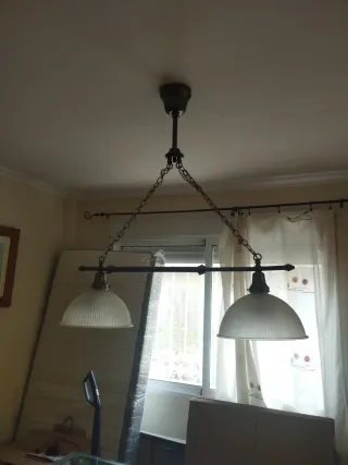 Lampada a sospensione in metallo e vetro