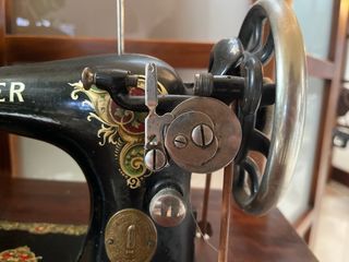Máquina de coser Singer antigua