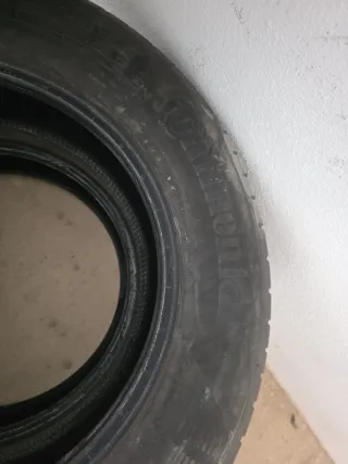 Neumáticos 215/65 R17