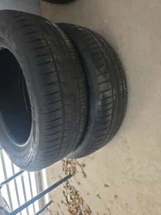 Neumáticos 215/65 R17