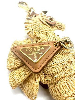 llavero caballito de mar Prada